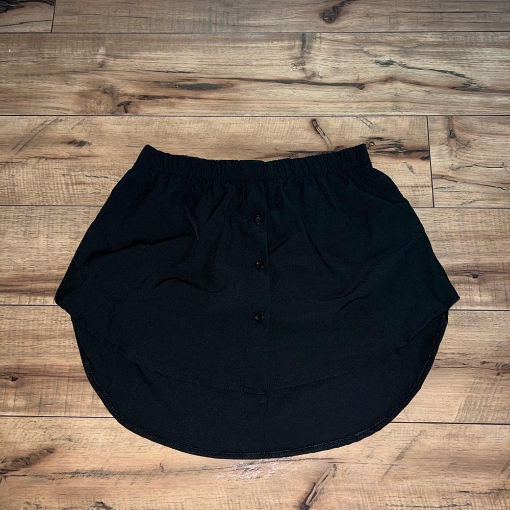black skirt